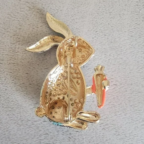 Betsey Johnson Blue Bunny Brooch - Picture 3 of 4